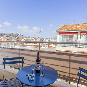 Apartment Berlioz 1 - City Center 2 Rooms - Last Floor, Nice