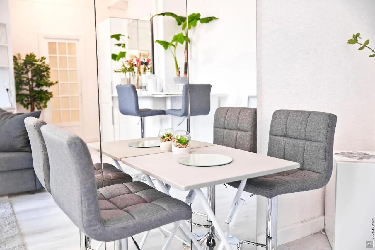 Very Nice Flat In The Heart Of Nice 10 Min Away From The Beach - Welkeys Apartment France