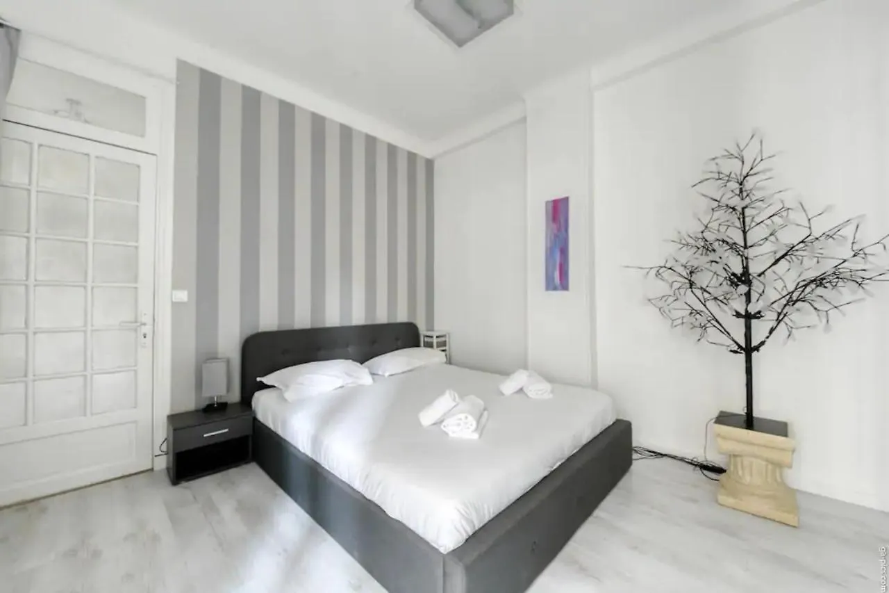 Very Nice Flat In The Heart Of Nice 10 Min Away From The Beach - Welkeys Apartment